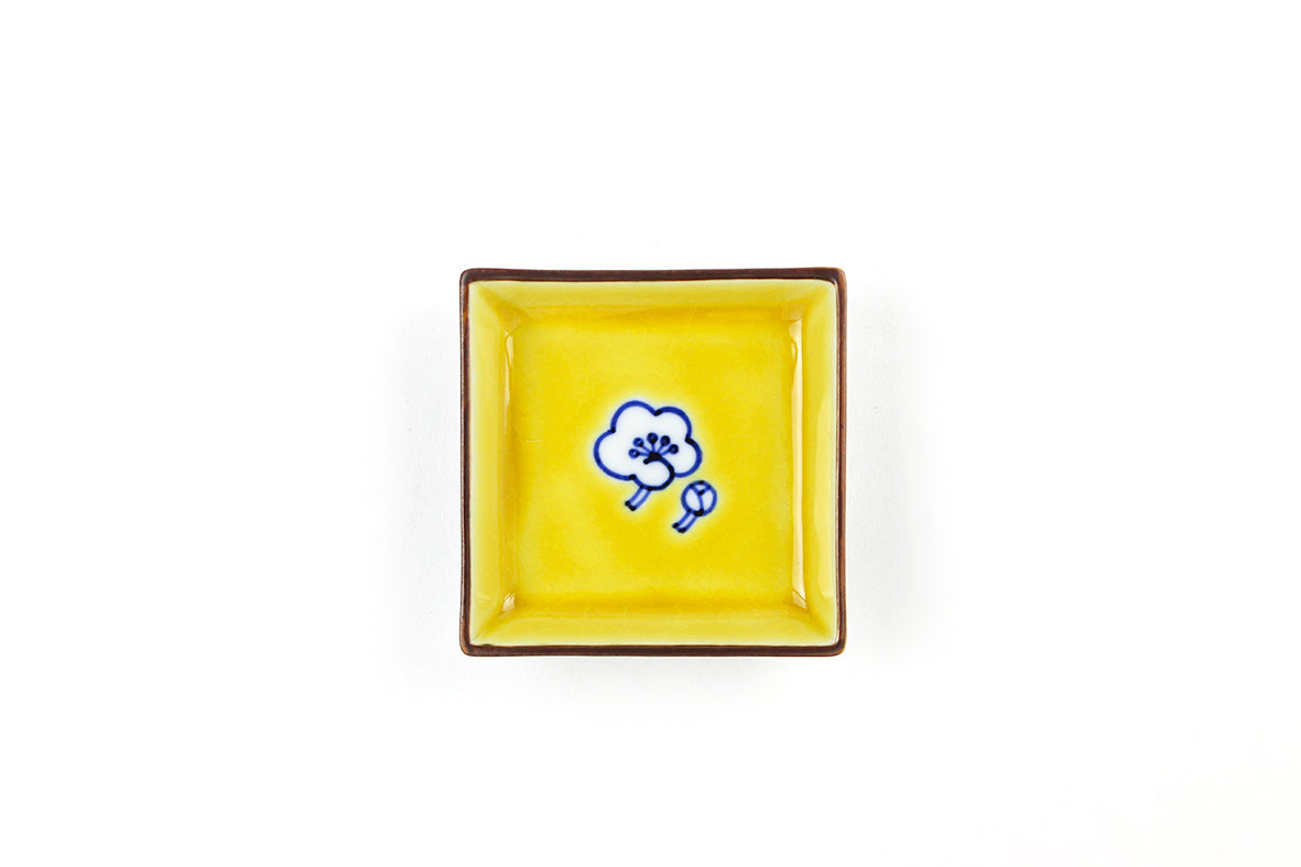 角小皿 黄地小梅