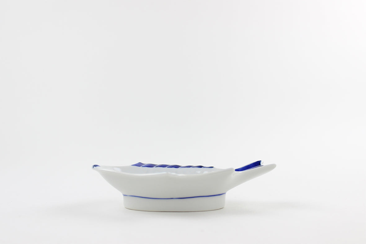 魚皿 染付 – 上出長右衛門窯オンラインショップ