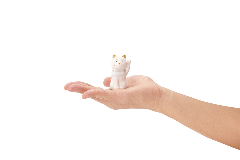 二寸ちょうえもん招猫 金白 左手 – 上出長右衛門窯オンラインショップ